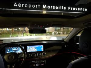 Lire la suite à propos de l’article Recherche de véhicule avec chauffeur privé/VTC pour événement professionnel dans la zone des paluds à Aubagne